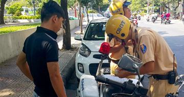Thế nào là dừng, đổ xe sai quy định? Dừng đổ xe sai quy định bị phạt bao nhiêu tiền?